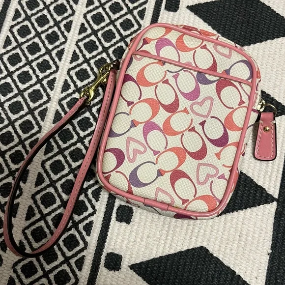 RARE Vintage Coach Pink Chelsea Waverly Heart Wristlet White Y2K Coated Canvas - Picture 9 of 9